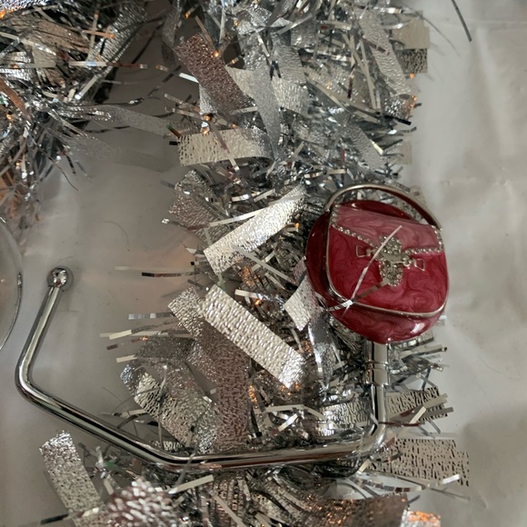 Pink Magnetic Purse Holder - Picture 7 of 7